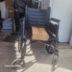 INVACARE WHEELCHAIR 18" WIDTH REGULAR FOOTREST