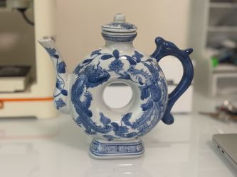 Qing dynasty Blue and White Porcelain Dragon Donut Teapot