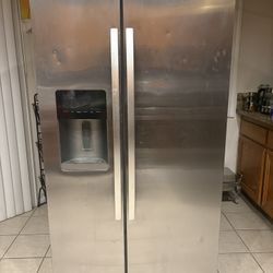 Wide Side-by-Side Refrigerator 
