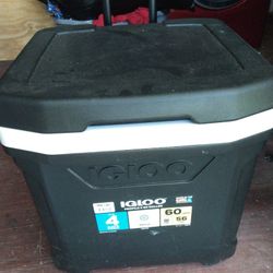 Igloo Rolling Cooler 