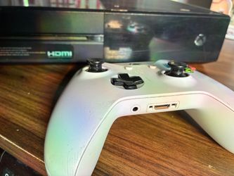 Black Xboz One console