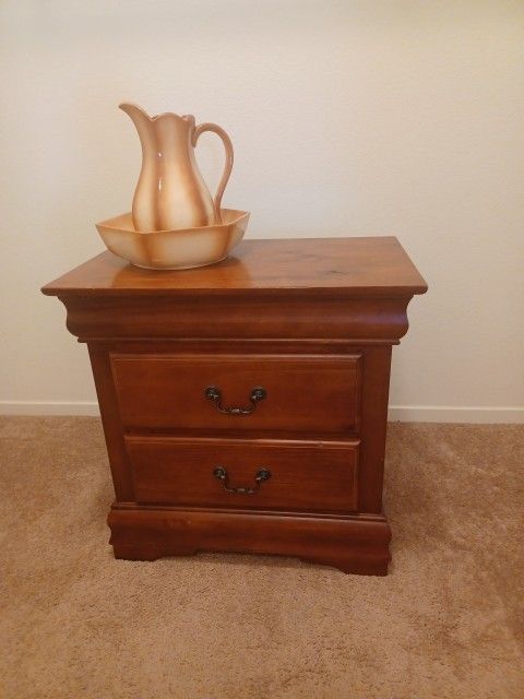 Night Stand With Pitcher And Basin