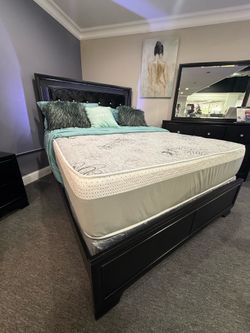 4 PC QUEEN BEDROOM SET
