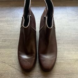 Bandolino Brown leather ankle boots-good condition-size 9 Bandolino brown leather ankle boots-good condition-size 9