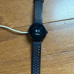 ITouch  Smart Watch With Charging Cable Works W iOS Android 