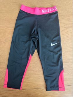 Kids nike pro size medium
