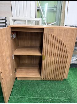 Accent cabinet