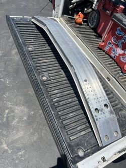 Barra de impacto para parachoques delantero