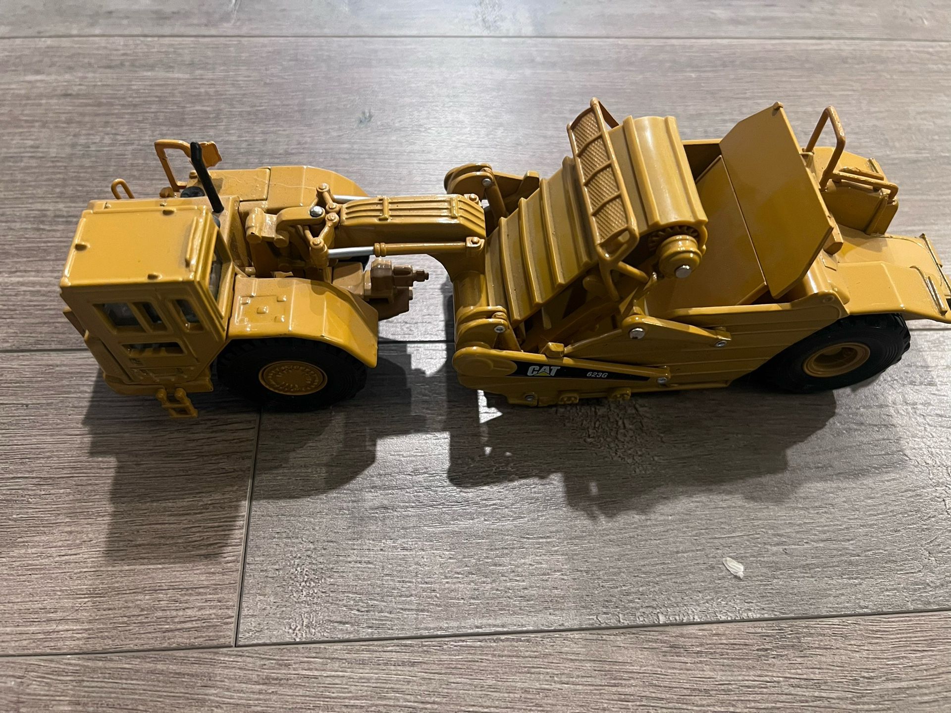 CAT スクレーパー623G 1/50 Norscot 1/50 623G Elevating Scraper