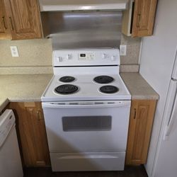 Whirlpool Stove With Hood