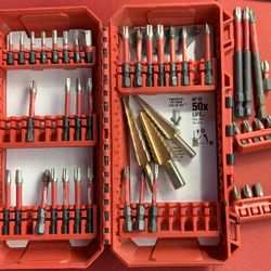 Milwaukee 42 Pc Drive Bit Set w/ Razors And 3-Step Drill Bit 