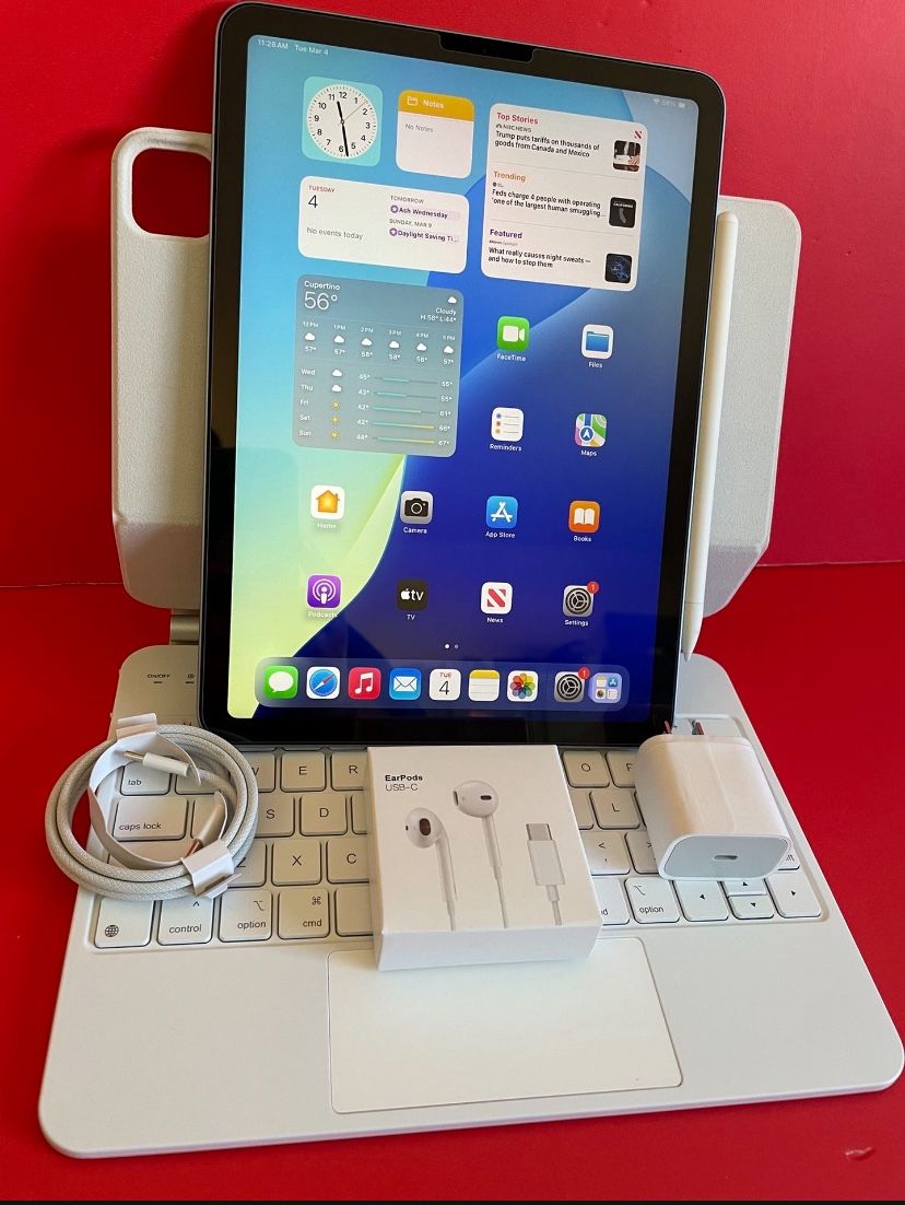 Apple IPad Air 5th Generation (10.9” Liquid Retina/ M1 chip / 2022 Model) 64GB with pen, keyboard case & Accessories (256gb $579)