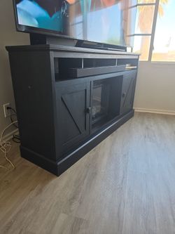Entertainment center