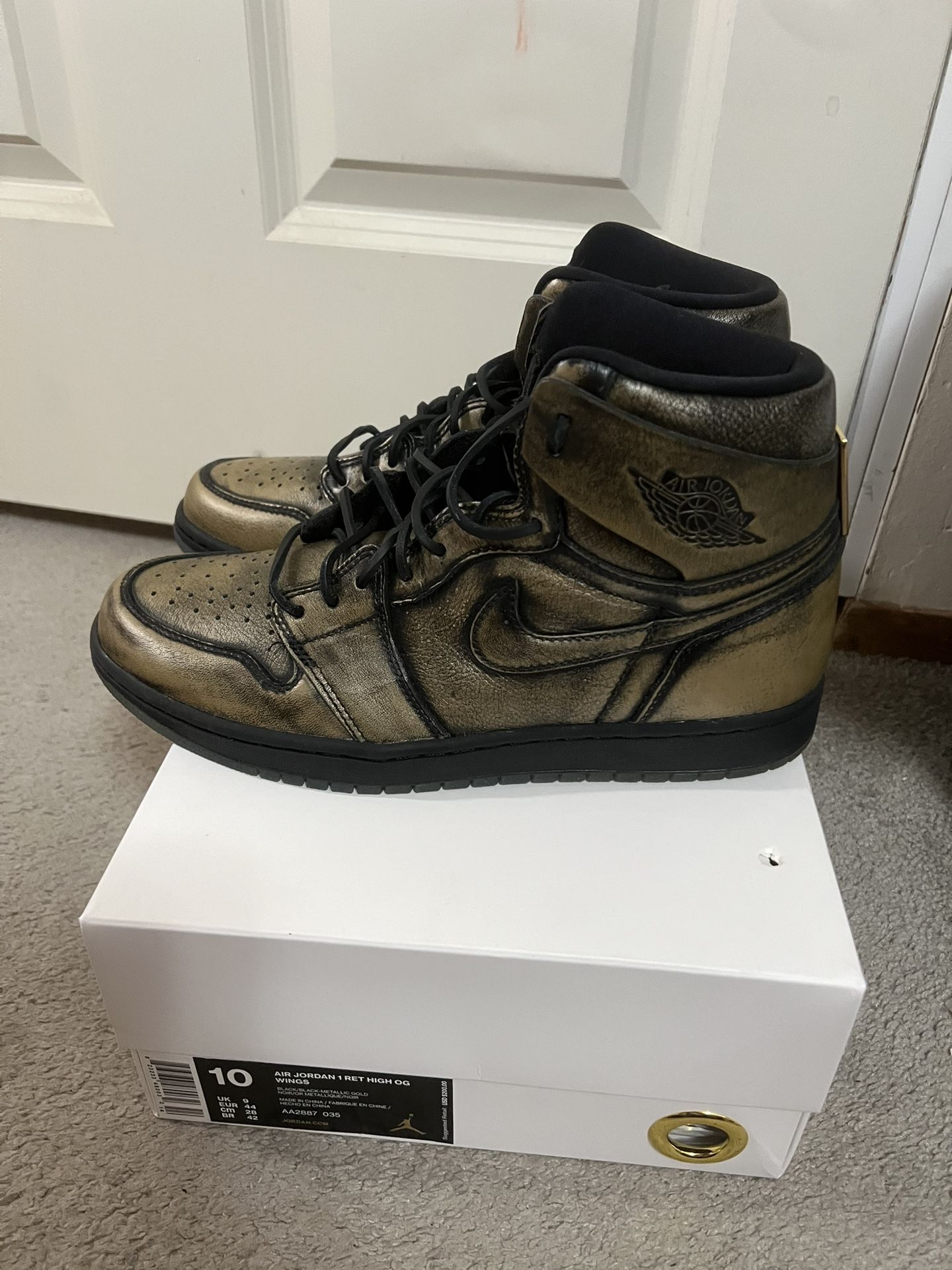 WORN ONCE JORDAN 1 WINGS SIZE 10
