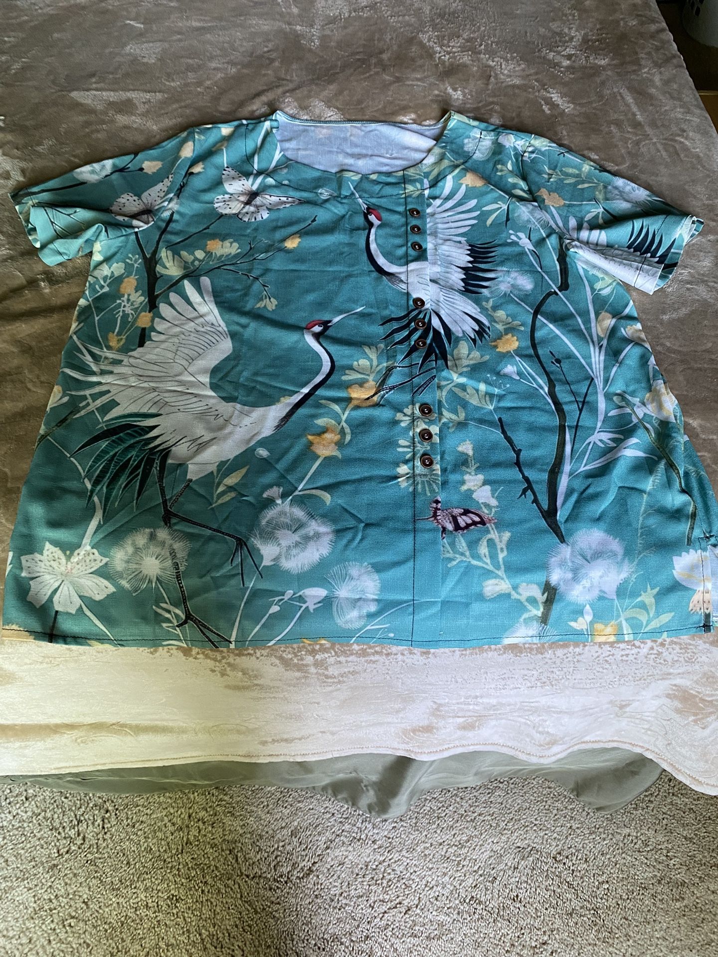 Beautiful, extra large blouse