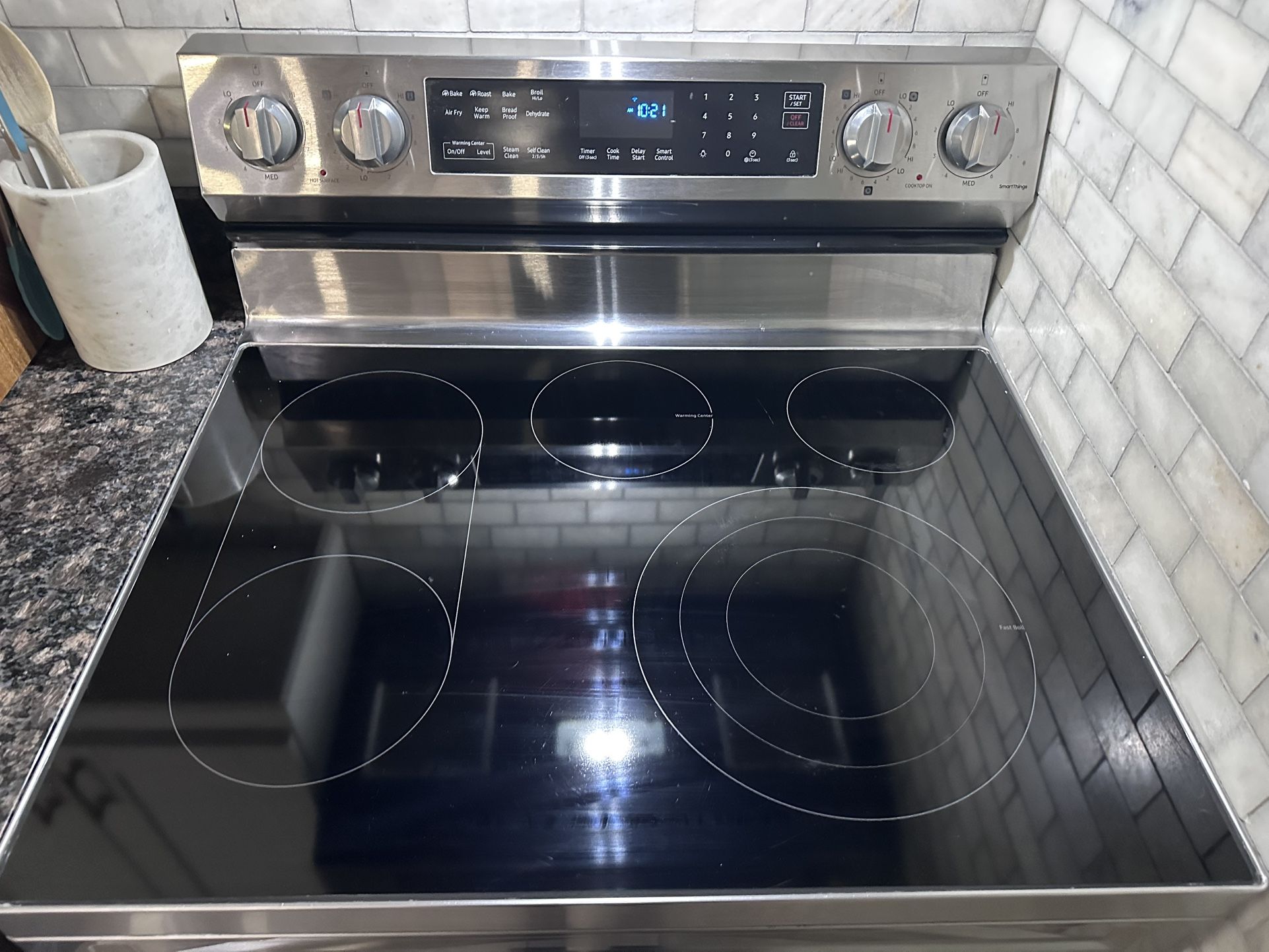 Samsung Electric Range And Over the Range Microwave