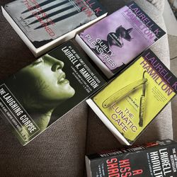 5 Laurell K. Hamilton Paperback Books