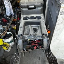 2022 Sierra 2500 Front Central Console