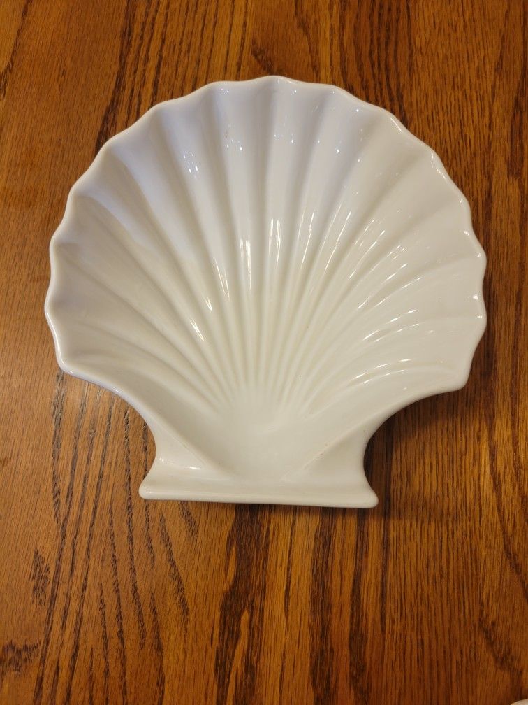 Japan Shell Ceramic Dish