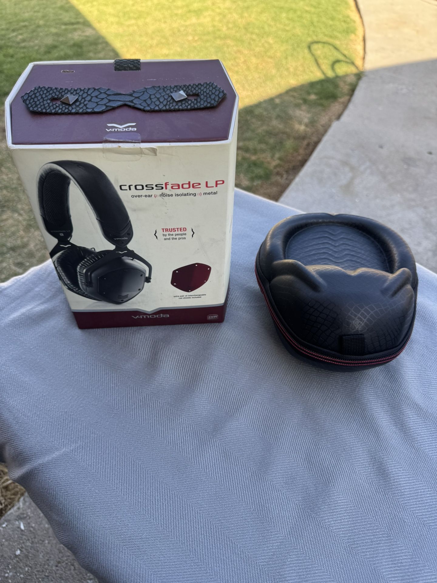 Headphone
