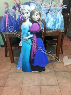 Ana and elsa 5 feet stand