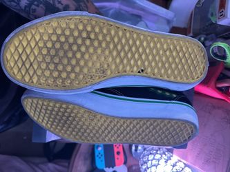 Shake Junt Vans Size 12