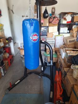 Everlast Stand Heavy Bag Included