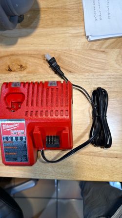Milwaukee M12 M18 Battery Charger
