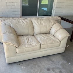 Table Chairs Couches 