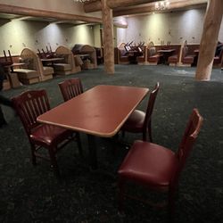 Table With 4 Chairs 
