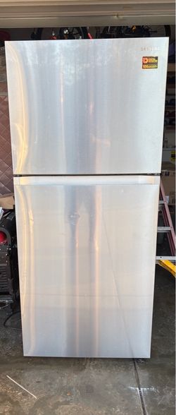 Samsung Stainless Steel Top-Freezer Refrigerator