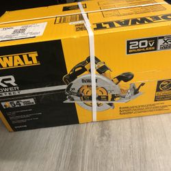 Dewalt 20 Volt Saw 71/4  