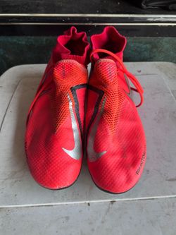 Soccer cleats