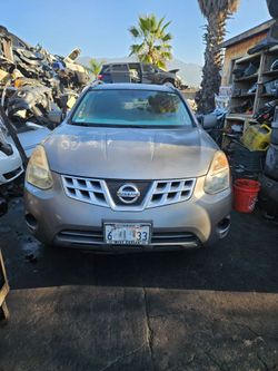 2011 Nissan rouge parts only