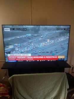 Samsung 65" 4K smart tv with remote