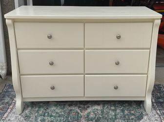🤍 Beautiful White 6-Drawer Dresser