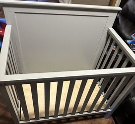 Mini crib