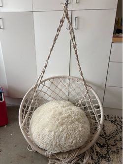 Boho Macramé Hanging Chair with Cushion – Great Condition