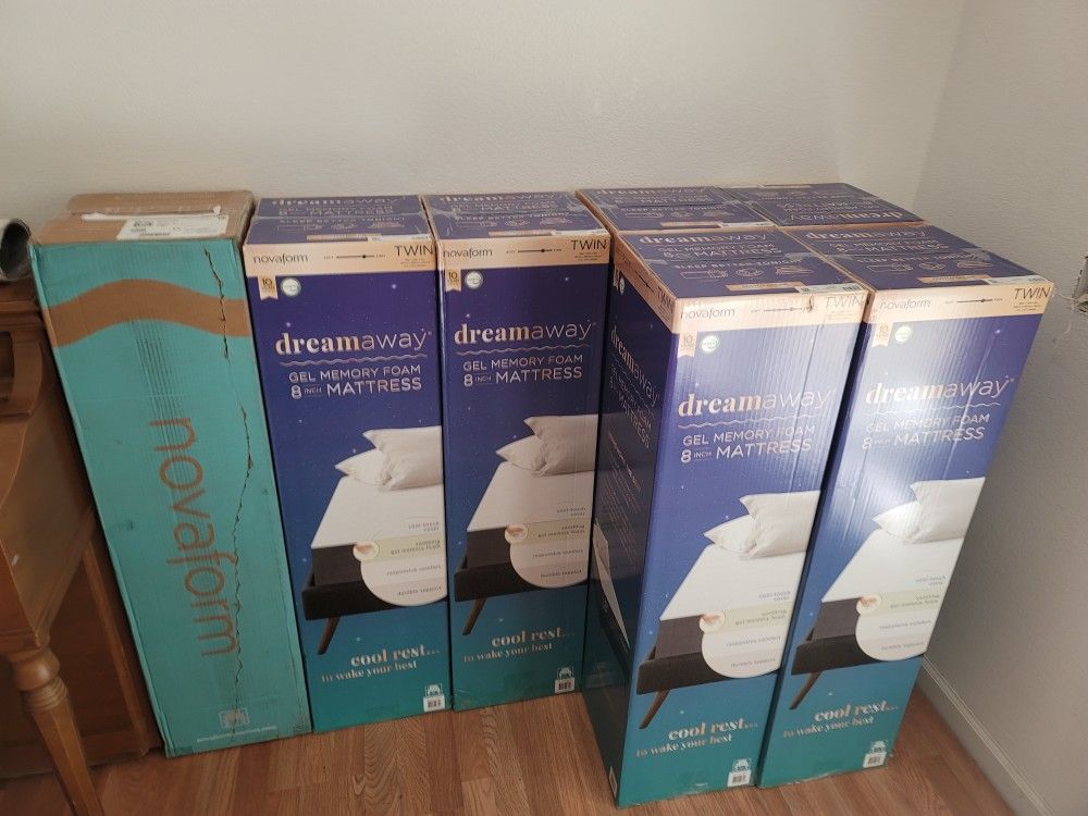 Brand New Novaform Dreamaway 8 Inch Gel Memory Foam Mattress Twin Size