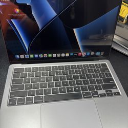 MacBook Air Chip M2 with Apple care