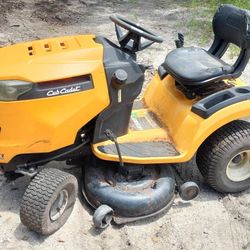 2015 Cub Cadet XT1 - Riding Lawn Mower