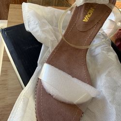 Few cute high heels
