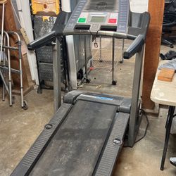 Pro Form XP. Treadmill With Incline 