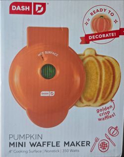DASH- PUMPKIN mini waffle maker