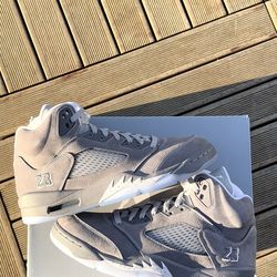 Jordan Retro 5 Wolf Grey