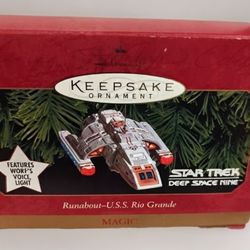 Hallmark Ornament Star Trek Deep Space Nine Runabout – U.S.S. Rio Grande Magic