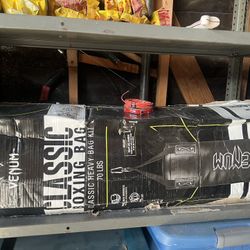 Venum 70lbs. Boxing Heavy Bag New!