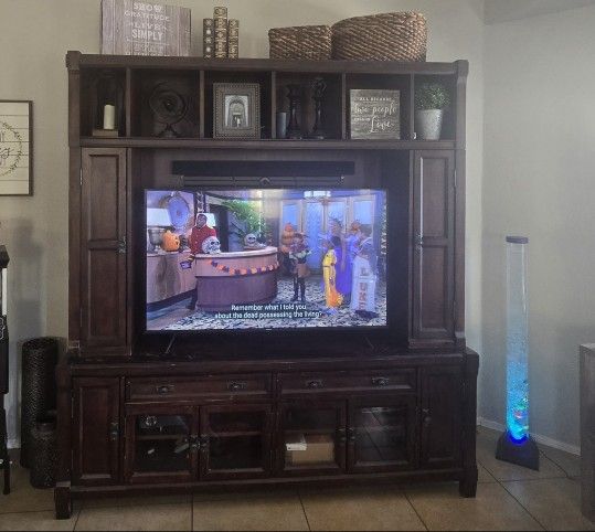 Wall Unit / TV Stand / Entertainment Center