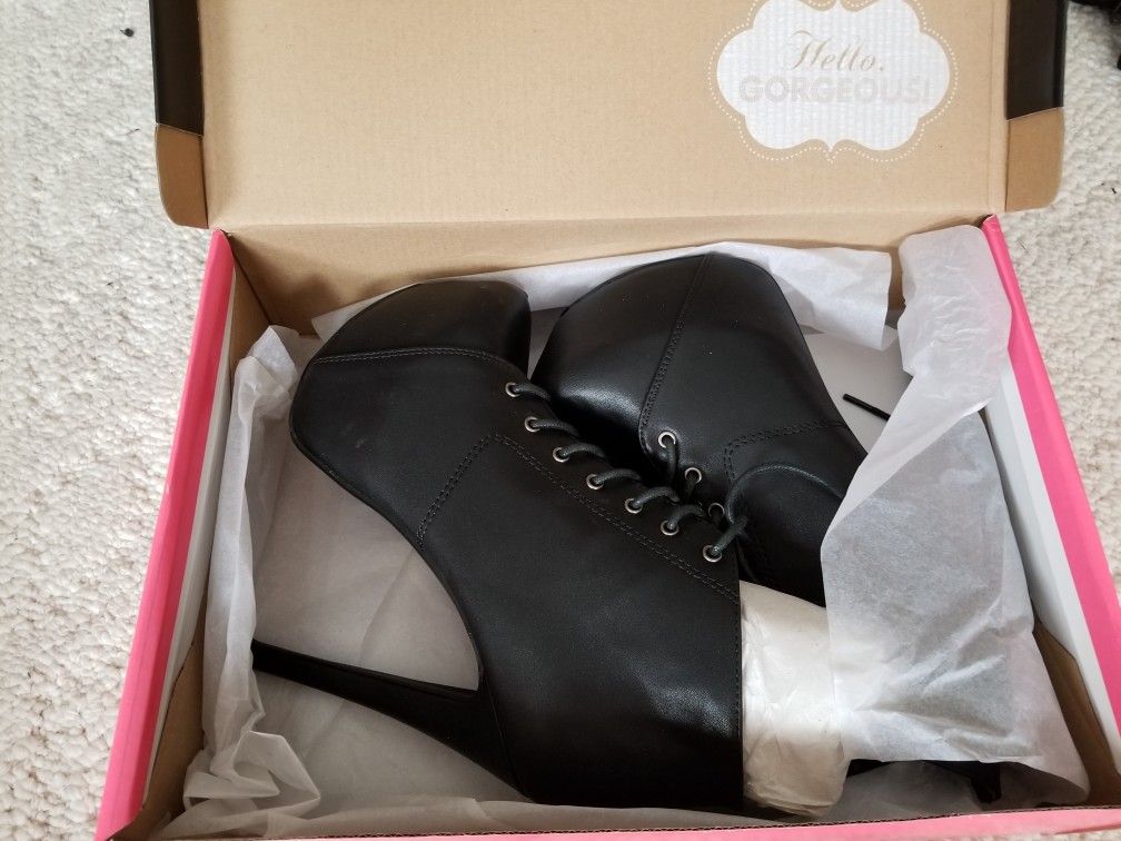 Brand new black boot/heels sz 8