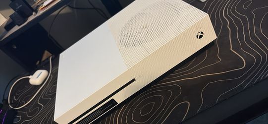 Ps4 Slim + Xbox One S & Games